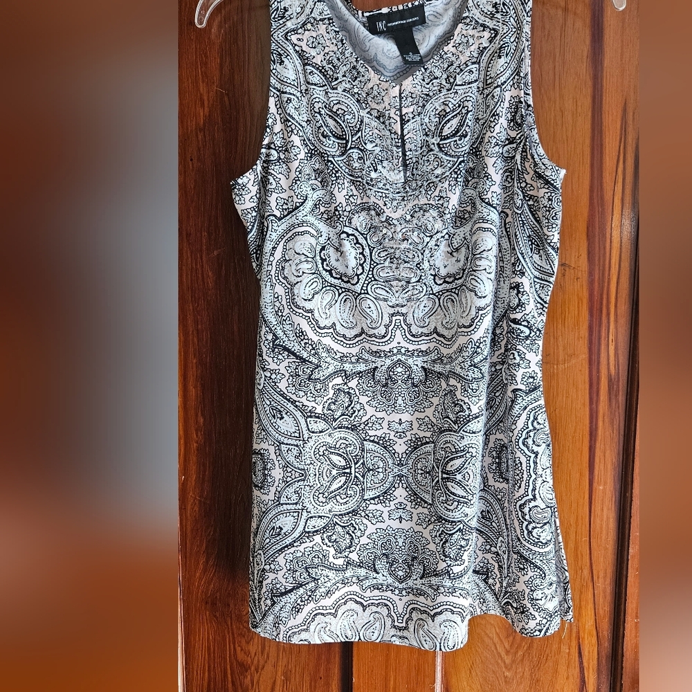 Paisley Beaded Print Top     Size S.   #255
